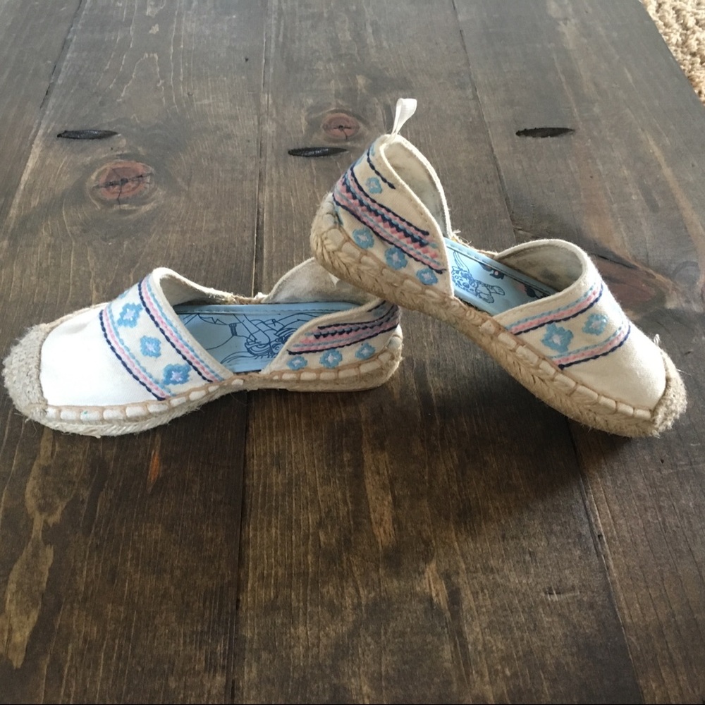 Elena canvas shoes